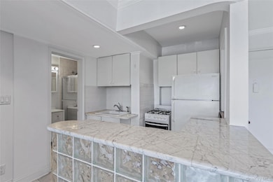 15 Canterbury Rd unit C23, Great Neck, NY 11021 - photo 6