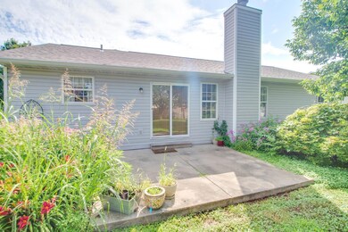 124 Ridge Dr, Maryville, IL 62062 - photo 4