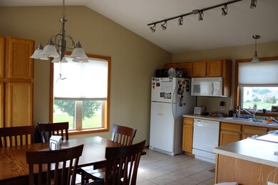 806 Longwood Dr unit 11, Oregon, WI 53575 - photo 4
