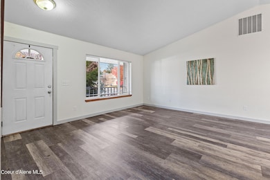 908E11thAve-5