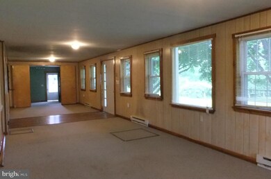 1368 Falcon Ln, Chambersburg, PA 17202 - photo 4