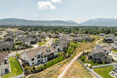 008_717_n_bridal_creek_lane-6_580