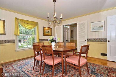 9028 Charles Augustine Dr, Alexandria, VA 22308 - photo 4