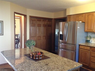 24080 Briar Patch Dr, Olmsted Falls, OH 44138 - photo 7