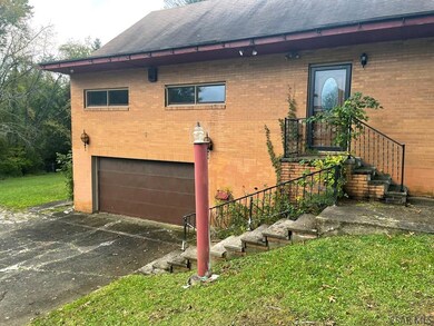 1770 Goucher St, Johnstown, PA 15905 - photo 3