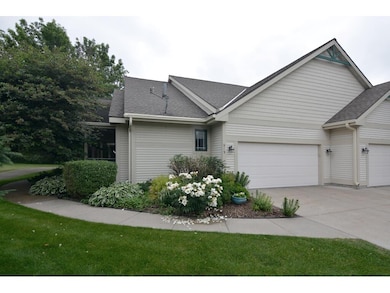 919 Foxboro Dr unit 919, Oregon, WI 53575 - photo 4