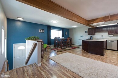 Dining & Kitchen