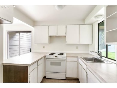 2341 SW Edgefield Place unit 2343, Troutdale, OR 97060 - photo 4