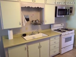 Lee kitchen 1