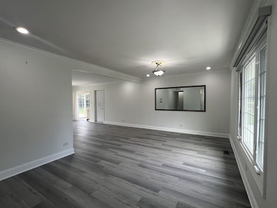 1380 Rosedale Ln, Hoffman Estates, IL 60169 - photo 2