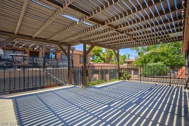 Large Covered patio
