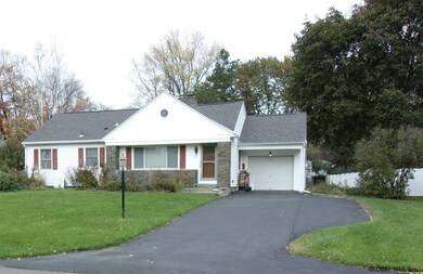 22 Mayfair Dr, Slingerlands, NY 12159 - photo 2