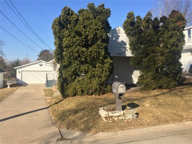 2642 Fruitland Blvd SW, Cedar Rapids, IA 52404 - photo 2