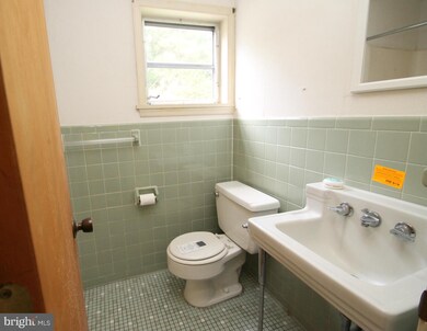 429 Shore Dr, Colonial Beach, VA 22443 - photo 6