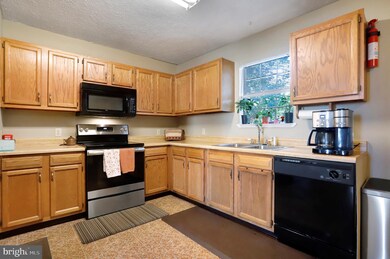 1525 Mark Dr, Chambersburg, PA 17201 - photo 7