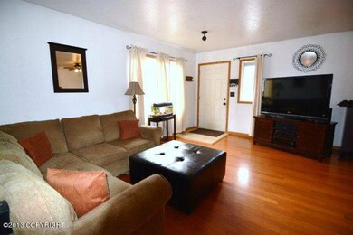 Living Room Pic1