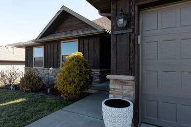 1368 S Appomattox Ave, Republic, MO 65738 - photo 2