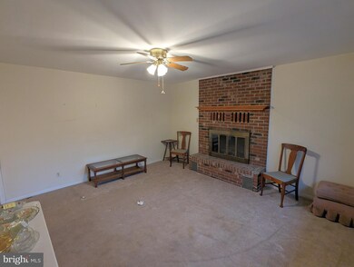 39563 Jarrell Dr, Mechanicsville, MD 20659 - photo 4