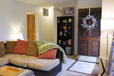 6911 Roseborough Ct, Louisville, KY 40228 - photo 5