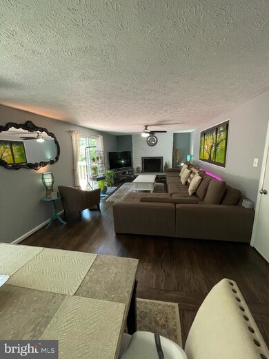 9002 Macsvega Ct, Lorton, VA 22079 - photo 7