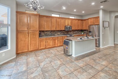 04 Kitchen : Dining 2