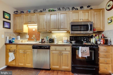 16140 Kenny Rd, Laurel, MD 20707 - photo 6