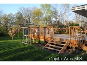 121 W Point Dr, Jacksonville, IL 62650 - photo 3