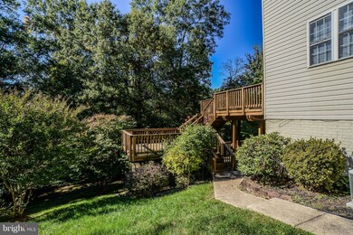 5601 Silk Tree Dr, Riverdale, MD 20737 - photo 4