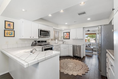 13_11930716_184241_184241-EI-113