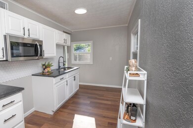 Kitchen (2)