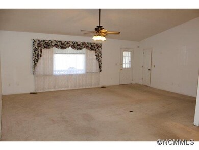 188 Brookside Dr, Hendersonville, NC 28792 - photo 4