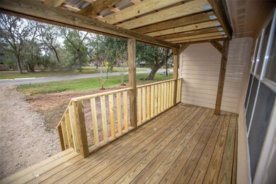 202 Avenue I, Brazoria, TX 77422 - photo 6