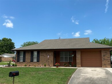 1411 Natalie Dr, Gainesville, TX 76240 - photo 2