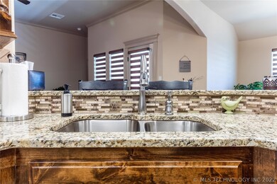 1504 E Kiowa Ave, McAlester, OK 74501 - photo 7