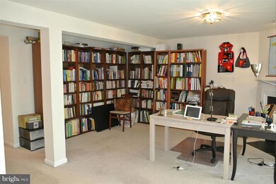 3118 Sutherland Hill Ct, Fairfax, VA 22031 - photo 2