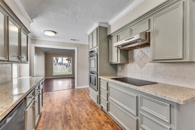 8318 Amurwood Dr, Tomball, TX 77375 - photo 2