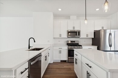 1033 Wren Rd, Des Plaines, IL 60018 - photo 6