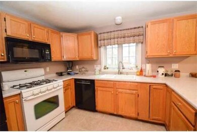 2 Sunflower Ln, Londonderry, NH 03053 - photo 4