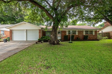 1008 Livingston Dr, Hurst, TX 76053 - photo 2