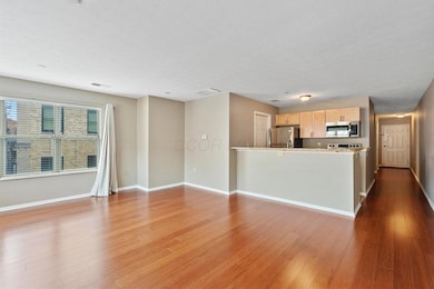 35 Buttles Ave unit A, Columbus, OH 43215 - photo 3