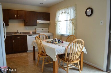 2556 Fox Ridge Ct unit 40, Woodbridge, VA 22192 - photo 3