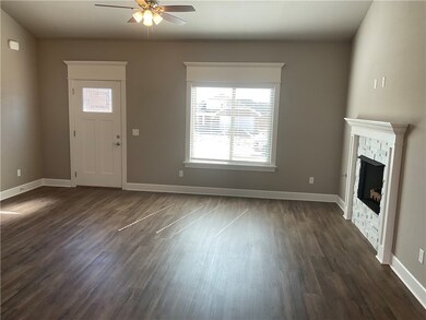 842 Sugar Loaf St, Prairie Grove, AR 72753 - photo 3