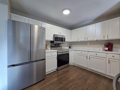 6512 S Parkedge Cir unit 118B, Franklin, WI 53132 - photo 4