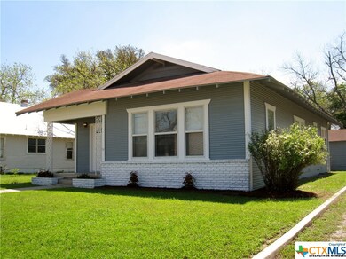 609 E Weinert St, Seguin, TX 78155 - photo 4