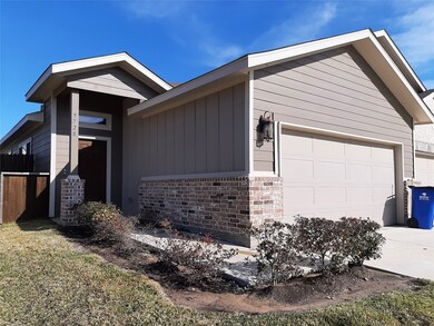 9728 Grosbeak Ln, Magnolia, TX 77354 - photo 2