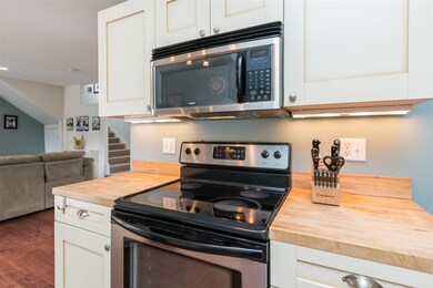 156 Holly Ln, Portsmouth, NH 03801 - photo 5