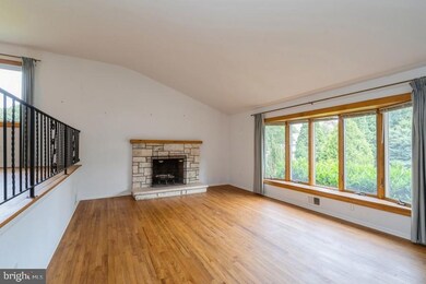 168 Oak Creek Rd, East Windsor, NJ 08520 - photo 5