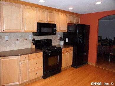 Kitchen CORIAN COUNTERTOPS AND TILE BACKSPLASH HIG