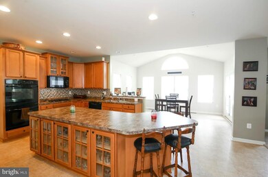 2218 Lake Forest Dr, Upper Marlboro, MD 20774 - photo 5