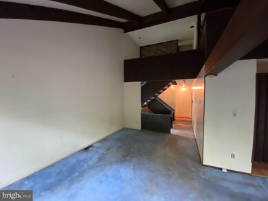 9311 Raintree Rd, Burke, VA 22015 - photo 4